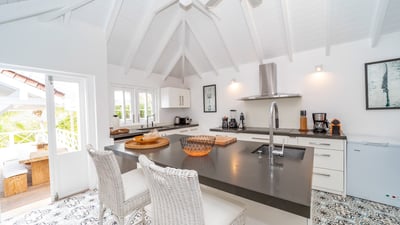 Kitchen & Dining Area