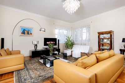 Luxury Villa Photo #17