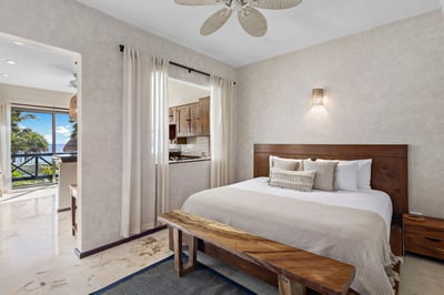 Luxury Villa Photo #25