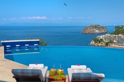 Luxury Villa Photo #12