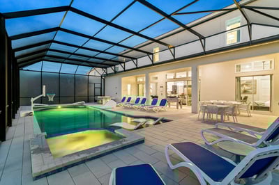 Luxury Villa Photo #6