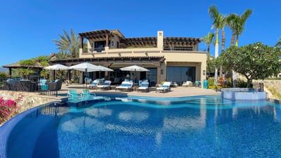 Luxury Villa Photo #2