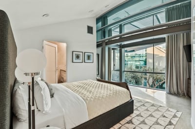 Luxury Villa Photo #25