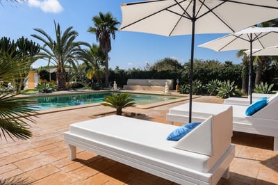 Luxury Villa Photo #3