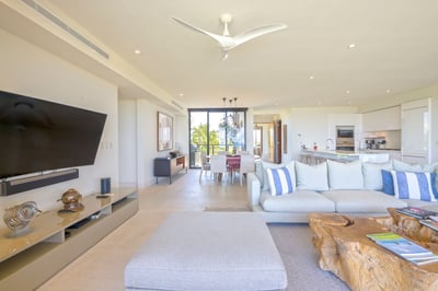 Luxury Villa Photo #15