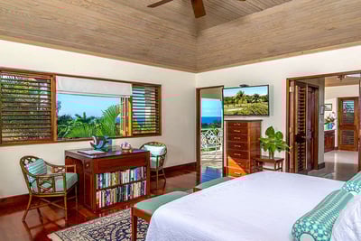 Luxury Villa Photo #13