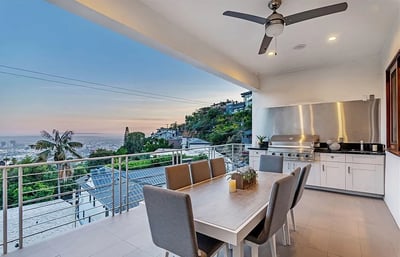 Luxury Villa Photo #9