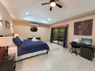Luxury Villa Photo #29
