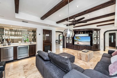 Luxury Villa Photo #15