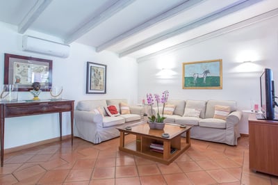 Luxury Villa Photo #7