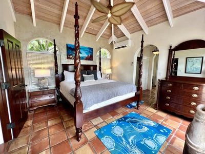 Luxury Villa Photo #33