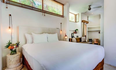 Luxury Villa Photo #20