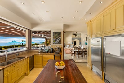 Luxury Villa Photo #23