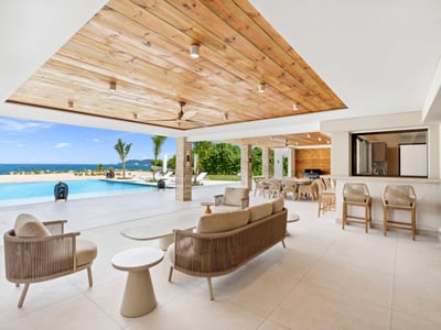 Luxury Villa Photo #8