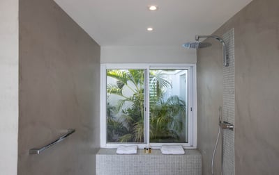 Luxury Villa Photo #35