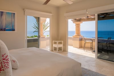 Luxury Villa Photo #35