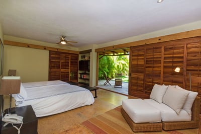 Luxury Villa Photo #26