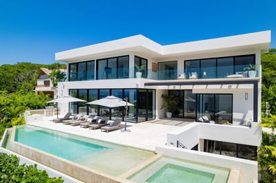 Luxury Villa Photo #10