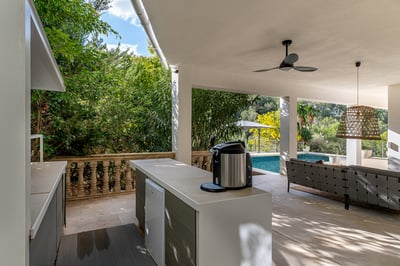 Luxury Villa Photo #11