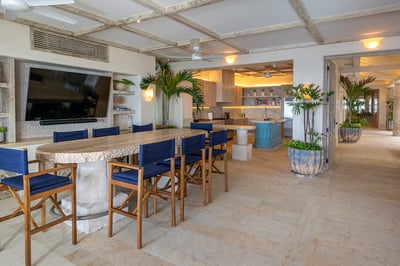 Luxury Villa Photo #18