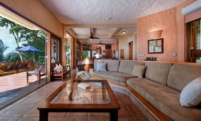 Luxury Villa Photo #13