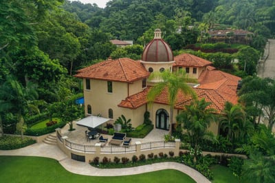 Luxury Villa Photo #3
