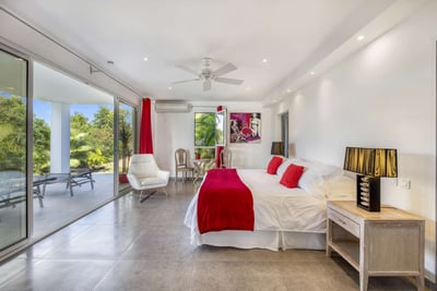 Luxury Villa Photo #21