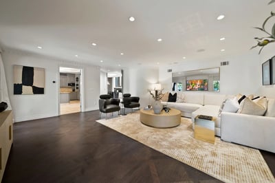 Luxury Villa Photo #16