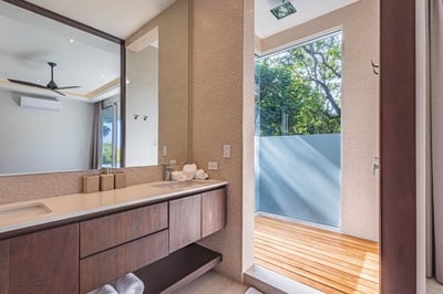 Luxury Villa Photo #39