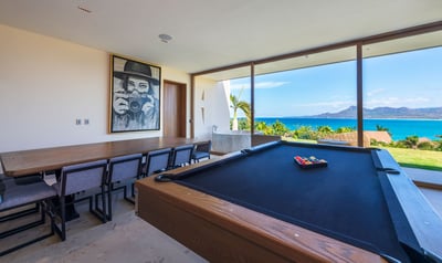 Luxury Villa Photo #43