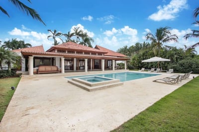 Luxury Villa Photo #2