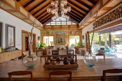 Luxury Villa Photo #15