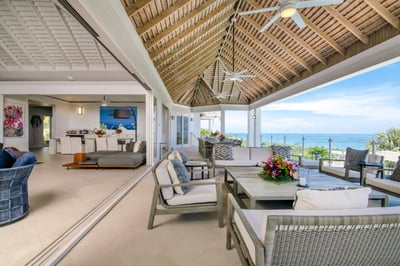 Luxury Villa Photo #11