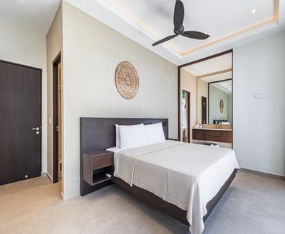 Luxury Villa Photo #38