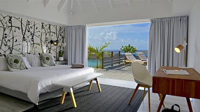 Bedroom 1: On the main level. King size bed (or twin beds upon request), air conditioning, ceil