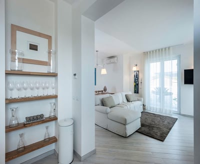 Luxury Villa Photo #17