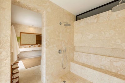 Luxury Villa Photo #23