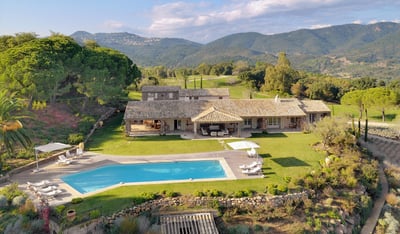 Luxury Villa Photo #25