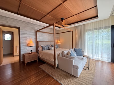 Luxury Villa Photo #39