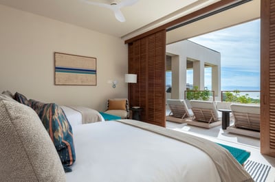 Luxury Villa Photo #30