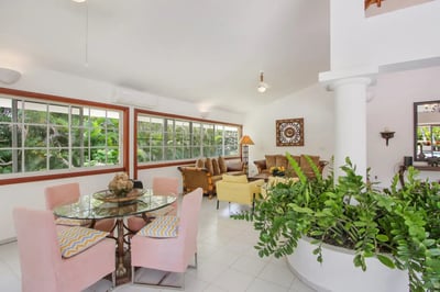 Luxury Villa Photo #17