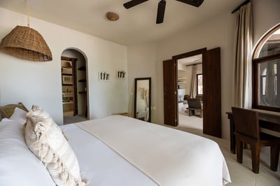 Luxury Villa Photo #14