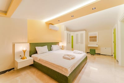 Luxury Villa Photo #35