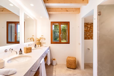 Luxury Villa Photo #26