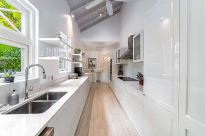 Luxury Villa Photo #7