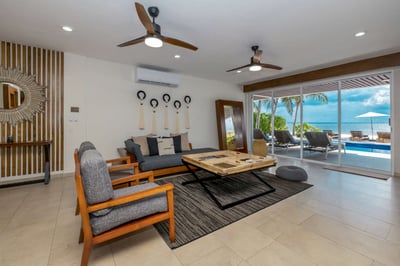 Luxury Villa Photo #18