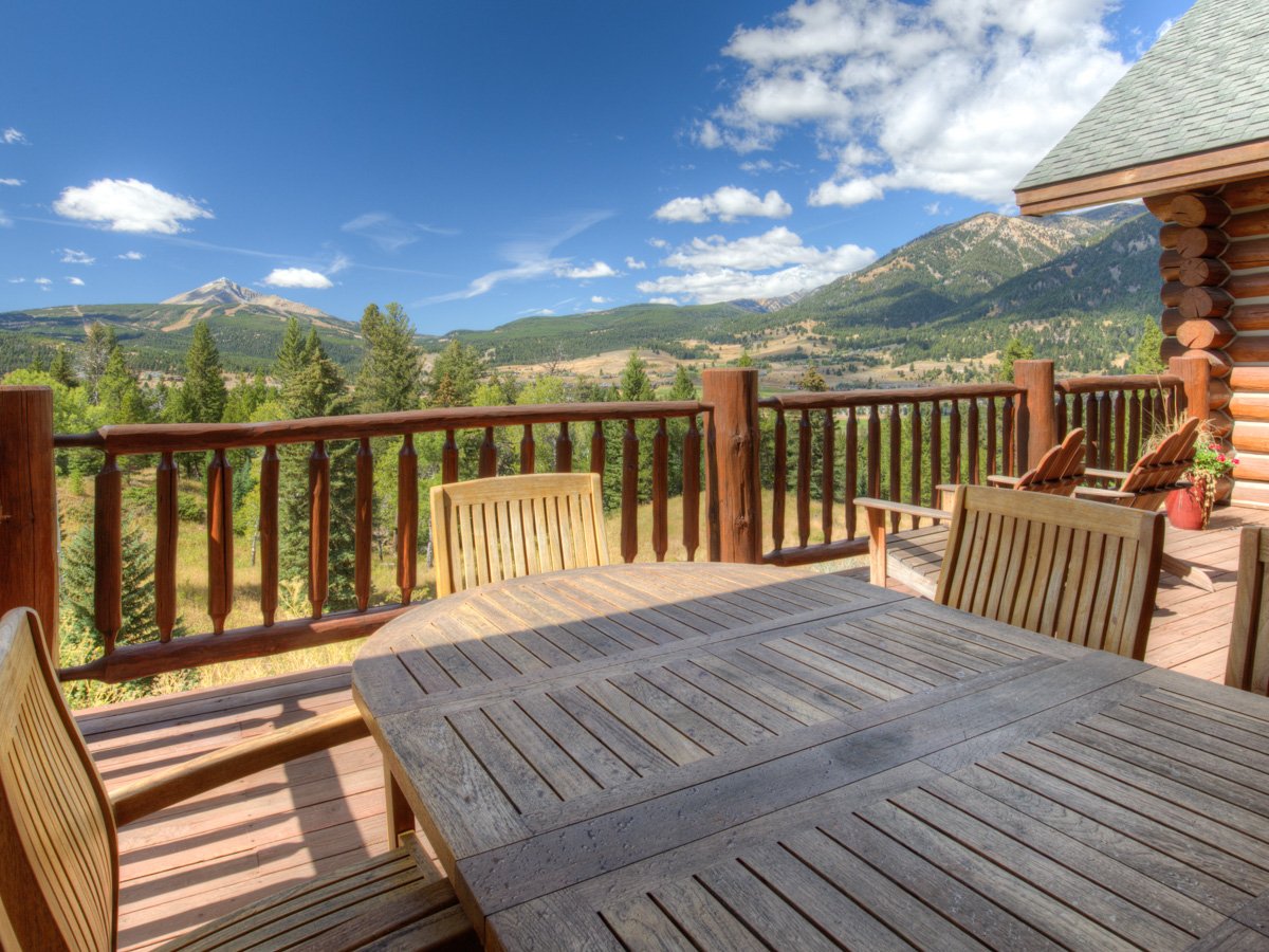 Huckleberry Hideaway