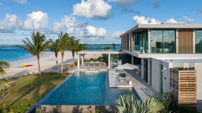 Luxury Villa Photo #4