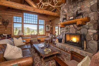 Huckleberry Hideaway