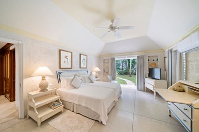 Luxury Villa Photo #31
